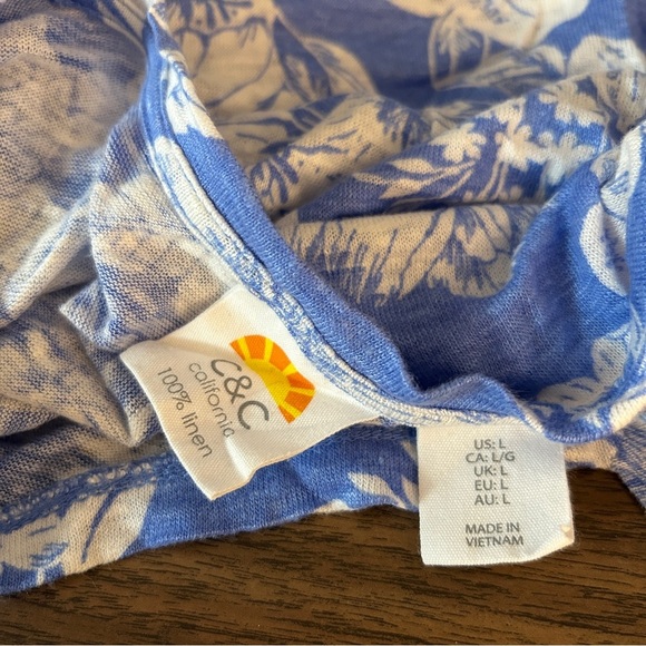 ❤️ C&C California Blue and White Floral Blouse L - Picture 5 of 8